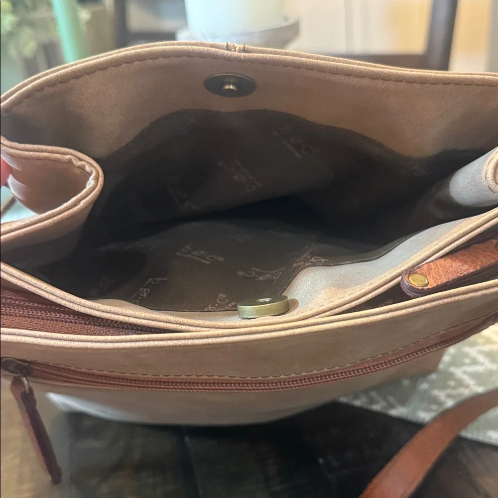 b.ø.c Born Concept Taupe Leather Crossbody Bag‎ Purse